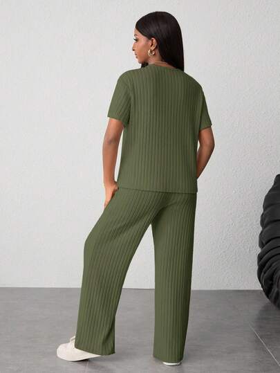 SHEIN طقم قطعتين كاجوال للفتيات المراهقات، ملابس علوية كنزة قصير الأكمام وبنطلون واسع الساق، مريح للارتداء اليومي، طقم بنطلون وأعلى للصيف/الشاطئ، طقم قطعتين كاجوال للنساء، طقم محبوك مضلع