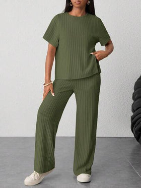 SHEIN طقم قطعتين كاجوال للفتيات المراهقات، ملابس علوية كنزة قصير الأكمام وبنطلون واسع الساق، مريح للارتداء اليومي، طقم بنطلون وأعلى للصيف/الشاطئ، طقم قطعتين كاجوال للنساء، طقم محبوك مضلع