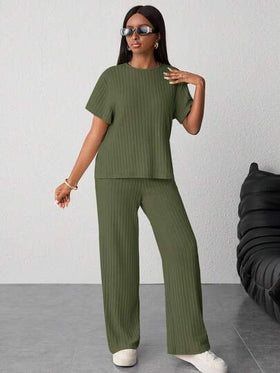 SHEIN طقم قطعتين كاجوال للفتيات المراهقات، ملابس علوية كنزة قصير الأكمام وبنطلون واسع الساق، مريح للارتداء اليومي، طقم بنطلون وأعلى للصيف/الشاطئ، طقم قطعتين كاجوال للنساء، طقم محبوك مضلع