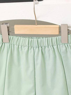 SHEIN Playful Pals مجموعة فتاة شابة أنيقة وحلوة تتكون من ملابس علوية مزينة بفيونكة + بنطلون ساق واسعة، للربيع/الخريف