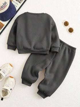 SHEIN بلوزة كبيرة الحجم سهلة التنسيق للأطفال البنين ، بياقة دائرية، ملابس رياضية كاجوال مناسبة للربيع والخريف والشتاء ، للارتداء في المنزل والخروج والمدرسة
