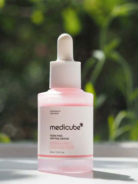 Medicube مستحضر بيبتيد وردي PDRN - 30 مل: يعزز مرونة البشرة، يشد البشرة، يقاوم التجاعيد، مضاد للشيخوخة، يعزز تجدد الخلايا، يصلح حاجز البشرة، يهدئ الالتهابات، ينعم المسام، يضيء البشرة، ملمس خفيف، يمتص بسرعة، غير دهني، مناسب للاستخدام اليومي أو قبل المكياج.