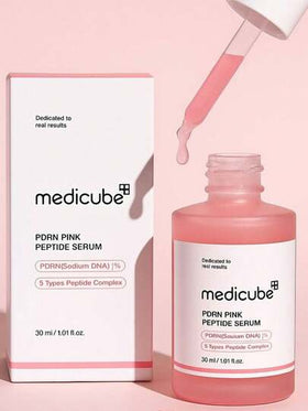 Medicube مستحضر بيبتيد وردي PDRN - 30 مل: يعزز مرونة البشرة، يشد البشرة، يقاوم التجاعيد، مضاد للشيخوخة، يعزز تجدد الخلايا، يصلح حاجز البشرة، يهدئ الالتهابات، ينعم المسام، يضيء البشرة، ملمس خفيف، يمتص بسرعة، غير دهني، مناسب للاستخدام اليومي أو قبل المكياج.