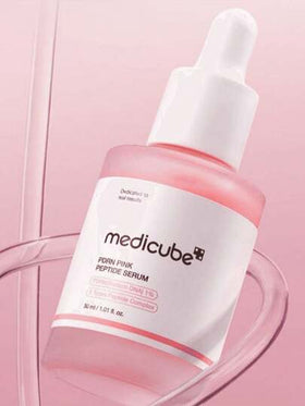 Medicube مستحضر بيبتيد وردي PDRN - 30 مل: يعزز مرونة البشرة، يشد البشرة، يقاوم التجاعيد، مضاد للشيخوخة، يعزز تجدد الخلايا، يصلح حاجز البشرة، يهدئ الالتهابات، ينعم المسام، يضيء البشرة، ملمس خفيف، يمتص بسرعة، غير دهني، مناسب للاستخدام اليومي أو قبل المكياج.