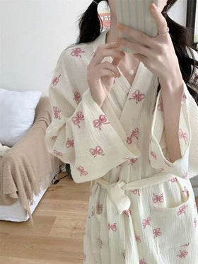 SHEIN قطعة واحدة من رداء الحمام، رداء الحمام ثوب النوم للنساء بأسلوب أوروبي وأمريكي بسيط، طويل الأكمام، جديد للربيع والخريف، لطيف وجميل، رداء حمام وردي كامل الطول، أكمام طويلة رفيعة، لون أحادي، ملابس منزلية