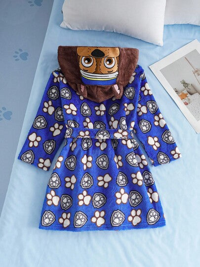SHEIN | PAW Patrol رداء فرو مبطن بقلنسوة ذات أذن مطبوع عليها بصمات أقدام كلب وصورة طفل صغير وكلب لطيف، ملابس منزلية مناسبة للخريف والشتاء