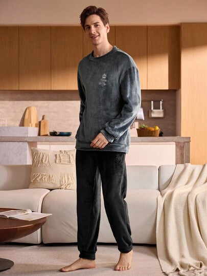 Manfinity Underwear&Sleepwear Basics طقم بيجامة من قطعتين (ملابس علوية بياقة طاقم وبنطال طويل) من الفليس الناعم للرجال، ملابس خريف وشتاء، مريحة