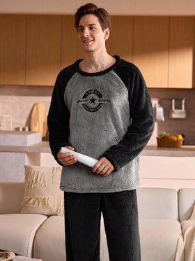 Manfinity Underwear&Sleepwear Basics مجموعة بيجامة رجالية من الفليس الناعم 2 قطعة، بتصميم كلاسيكي أساسي، مريحة وناعمة للارتداء المنزلي، ملابس خريف وشتاء دافئة