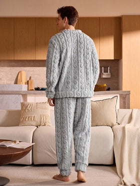 Manfinity Underwear&Sleepwear Basics مجموعة بيجامة رجالية من قطعتين (ملابس علوية وبنطلون) من الفليس ذات رقبة طاقم وأكمام طويلة، دافئة ومريحة للشتاء والخريف