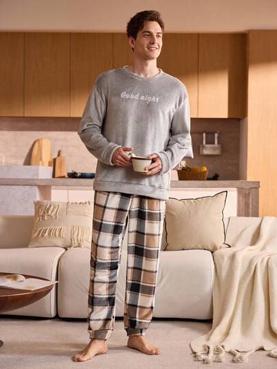 Manfinity Underwear&Sleepwear Basics مجموعة بيجامات رجالية من ملابس علوية كم طويل بطبعة حرفية وبنطلون مربعات فلانيل (مربعات رمادية، ناعم ومريح للارتداء المنزلي)، ملابس خريف وشتاء، مريحة