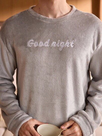 Manfinity Underwear&Sleepwear Basics مجموعة بيجامات رجالية من ملابس علوية كم طويل بطبعة حرفية وبنطلون مربعات فلانيل (مربعات رمادية، ناعم ومريح للارتداء المنزلي)، ملابس خريف وشتاء، مريحة