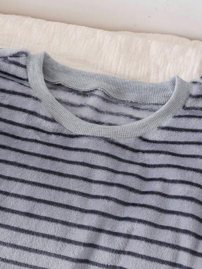 SHEIN مجموعة بيجامة رجالية من قطعتين، ملابس علوية بأكمام طويلة وبنطال مخطط من الفلانيل، سميك ودافئ للارتداء في المنزل خلال فصلي الخريف والشتاء، بيجامة ناعمة وفضفاضة