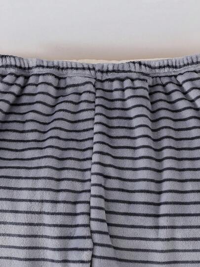 SHEIN مجموعة بيجامة رجالية من قطعتين، ملابس علوية بأكمام طويلة وبنطال مخطط من الفلانيل، سميك ودافئ للارتداء في المنزل خلال فصلي الخريف والشتاء، بيجامة ناعمة وفضفاضة