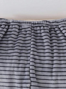 SHEIN مجموعة بيجامة رجالية من قطعتين، ملابس علوية بأكمام طويلة وبنطال مخطط من الفلانيل، سميك ودافئ للارتداء في المنزل خلال فصلي الخريف والشتاء، بيجامة ناعمة وفضفاضة