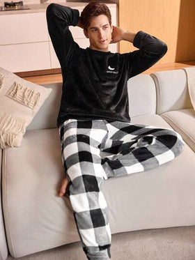 Manfinity Underwear&Sleepwear Basics مجموعة بيجامة رجالية من قطعتين (ملابس علوية كم طويل رقبة طاقم وبنطلون) من الفلانيل الناعم والمريح، ملابس خريف وشتاء دافئة