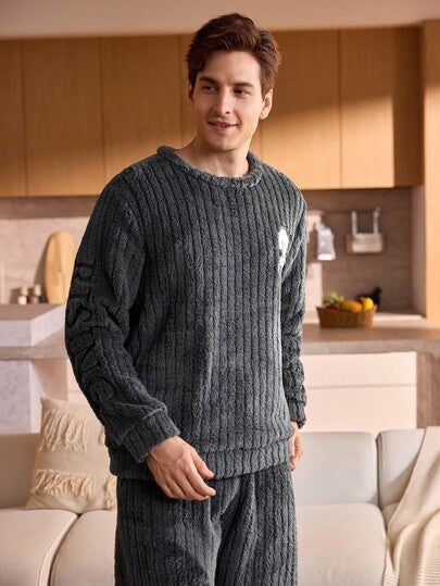 Manfinity Underwear&Sleepwear Basics ملابس علوية نوم من الفليس (طقم بيجامات رجالي مريح وناعم)