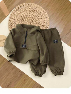 SHEIN طقم ملابس كاجوال رياضي للخريف لطفل ولد، قميص ثقيل بقبعة أخضر جيش وبنطال خصر مطاطي 2قطعة