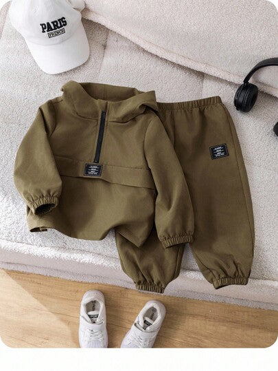 SHEIN طقم ملابس كاجوال رياضي للخريف لطفل ولد، قميص ثقيل بقبعة أخضر جيش وبنطال خصر مطاطي 2قطعة