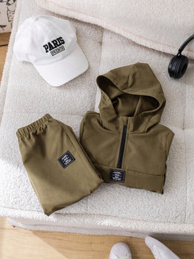 SHEIN طقم ملابس كاجوال رياضي للخريف لطفل ولد، قميص ثقيل بقبعة أخضر جيش وبنطال خصر مطاطي 2قطعة