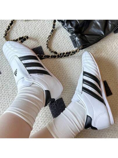 Adidas حذاء رياضي كاجوال مقاوم للتآكل منخفض الارتفاع للرجال من ARTILLERY 24