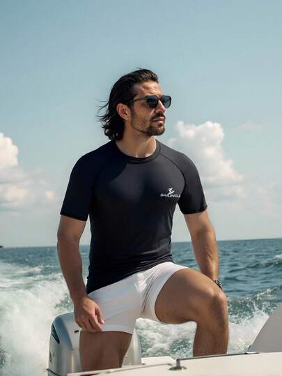 Manfinity Swimmode بلوزة رجالية بأكمام راجلان وياقة مستديرة وأكمام قصيرة، قميص رياضي مناسب للارتداء اليومي بقصة ضيقة