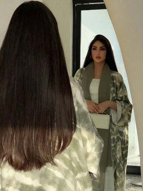 رمضان قطعة واحدة من عباءة مطبوعة أنيقة وكلاسيكية للنساء تنبعث منها رائحة الأناقة والرقي. وهي مناسبة لجميع المواسم والمناسبات الثقافية المختلفة، وتمثل أسلوب الموضة للنساء.