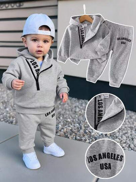 SHEIN Playful Pals مجموعة بنطلون وبلوزة هودي مطبوع بحرف للأطفال الصبيان، مناسبة للخروجات والملابس اليومية في فصلي الخريف والشتاء، مجموعة بلوزة رمادية