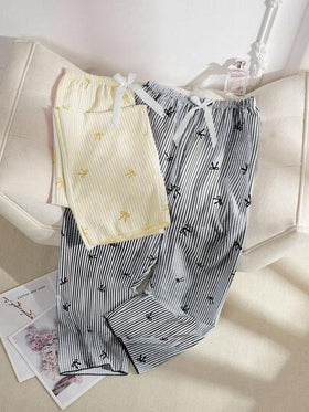 SHEIN مجموعة بنطلون للنساء مزينة بخطوط زرقاء وزهرية بشكل قلب وفيونكة، مجموعة بيجاما بنمط الليمون للخريف، شتوي