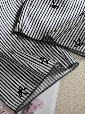 SHEIN مجموعة بنطلون للنساء مزينة بخطوط زرقاء وزهرية بشكل قلب وفيونكة، مجموعة بيجاما بنمط الليمون للخريف، شتوي