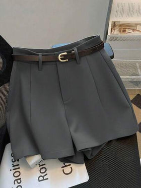 Franclia شورت نسائي كاجوال وملائم للتنقل، ذو خصر متوسط إلى مرتفع، مزود بحزام، لون بيج أحادي اللون، موديل جديد لصيف