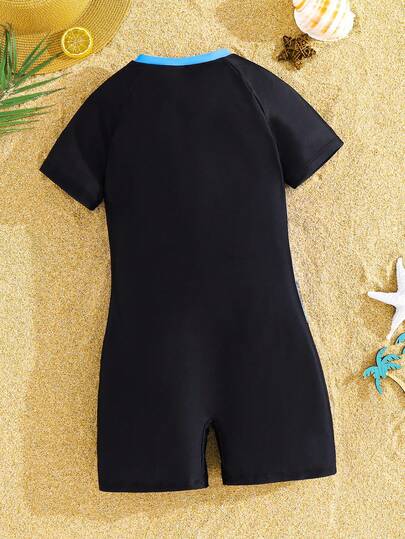 SHEIN طقم تيشيرت رياضي مطبوع عليه رسمة البرق وشورت سباحة للصبي المراهق، مناسب للشاطئ والسباحة والتزلج على الأمواج