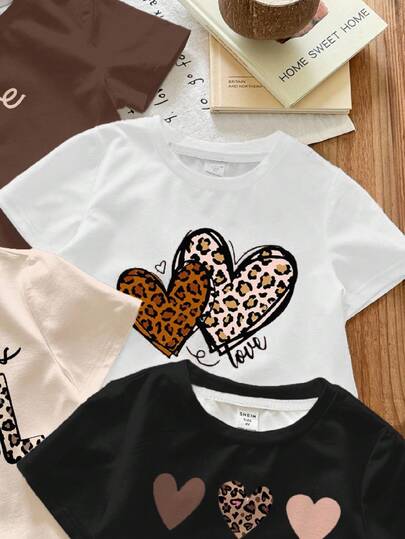 SHEIN 4 قطع/مجموعة تيشيرت كاجوال بناتي بطبعات بسيطة للفهد والقلب وعبارة "بنت الأم" بياقة دائرية وأكمام قصيرة، باللون الأبيض الكريمي، مناسب للربيع/الصيف