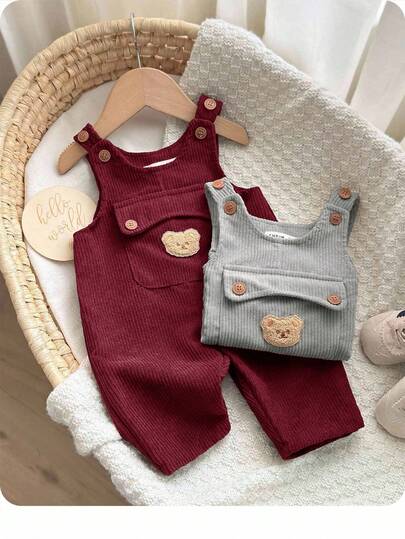 SHEIN قطعتان من السراويل الفضفاضة الكاجوال للأطفال الصبيان/البنات بنمط الدب الكيوت، ذات جيب كبير وأكتاف منخفضة، مناسبة للارتداء في فصلي الخريف والشتاء، للاستخدام الداخلي والخارجي