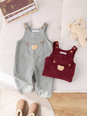 SHEIN قطعتان من السراويل الفضفاضة الكاجوال للأطفال الصبيان/البنات بنمط الدب الكيوت، ذات جيب كبير وأكتاف منخفضة، مناسبة للارتداء في فصلي الخريف والشتاء، للاستخدام الداخلي والخارجي