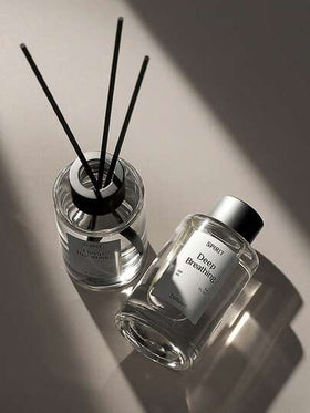 Cirelle قطعة واحدة من طقم موزع العطر بدون لهب مع زيت أساسي، مناسب للعطور الداخلية. إنه زخرفة موزع عطر من الخيزران، كما أنه قابل للاستخدام لإزالة الروائح وبث العطور في الحمام.