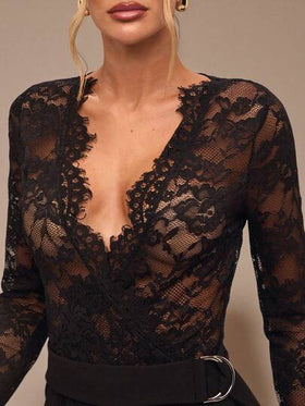 SHEIN BAE جمبسوت طويلة الأكمام من الدانتيل الأسود بياقة عميقة على شكل حرف V، ملابس داخلية أنيقة للنساء، مناسبة للمواعيد اليومية والخروج والحفلات، تصميم ساق واسع غير متماثل، جمبسوت أنيقة للخريف/الشتاء