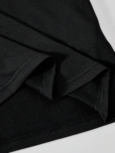 SHEIN مجموعة من قطعتين من الأعلى ذات الياقة على شكل حرف V مع رسم الحصان، أكمام طويلة باللونين الأسود والأبيض، طراز كاجوال بسيط للمراهقات
