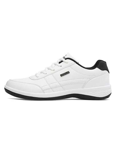 زوج من أحذية الرجال الرياضية المنفذة للهواء، أحذية كاجوال للرجال، أحذية منافسة، أحذية كاجوال عصرية، أحذية جري للرجال