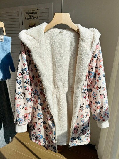 SHEIN معطف طويل الأكمام قابل للعكس بطبعة زهور وفرو اصطناعي مناسب للبنات للخريف/الشتاء، معطف متوسط الطول يمكن ارتداؤه مع الفساتين والسترات والبلوزات ذات الياقة العالية والبنطلونات والتنانير