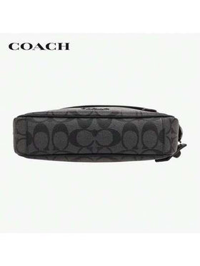 حقيبة كاميرا كلاسيكية للرجال COACH Graham 23، سحر شعار معدني، قماش مطلي وجلد، حقيبة عبر الجسم مربعة بلون أسود فحمي، حقيبة مسافر متوسطة C4149 QBMI5