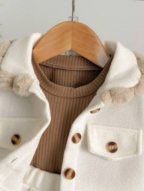 SHEIN 3 قطع طقم بنات أنيق يتكون من معطف فرو أبيض مزيف + ملابس علوية بياقة مضلعة بنية + تنورة، للخريف/الشتاء