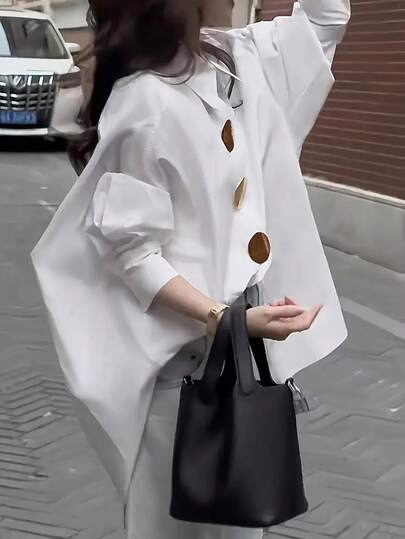 قميص نسائي كاجوال فضفاض مع طوق منقلب وأزرار كبيرة
