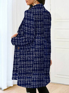 SHEIN Lady معطف وسترة كبيرة الحجم ذات ياقة وأكمام طويلة مصنوعة من الصوف المنسوج بنمط الشيكات الأسود والأبيض، مناسبة للارتداء في المكتب والتنقل في فصلي الخريف والشتاء