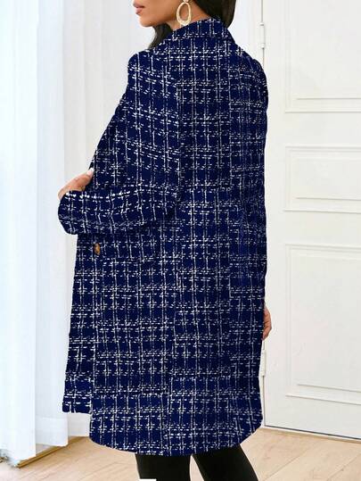 SHEIN Lady معطف وسترة كبيرة الحجم ذات ياقة وأكمام طويلة مصنوعة من الصوف المنسوج بنمط الشيكات الأسود والأبيض، مناسبة للارتداء في المكتب والتنقل في فصلي الخريف والشتاء