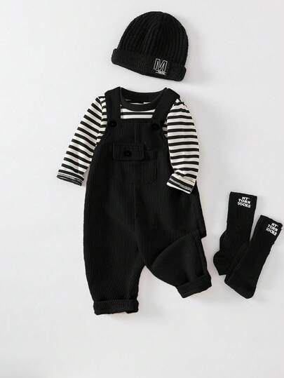 SHEIN Playful Pals مجموعة ملابس للأطفال الصبيان للربيع/الخريف - ملابس علوية كنزة رقبة طاقم بخطوط متباينة باللون الأزرق السماوي وبنطال بسيط بأربطة للكتف باللون البيج، مناسبة للخروجات والارتداء اليومي والرياضة والحفلات، قطعتان