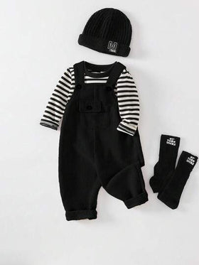 SHEIN Playful Pals مجموعة ملابس للأطفال الصبيان للربيع/الخريف - ملابس علوية كنزة رقبة طاقم بخطوط متباينة باللون الأزرق السماوي وبنطال بسيط بأربطة للكتف باللون البيج، مناسبة للخروجات والارتداء اليومي والرياضة والحفلات، قطعتان
