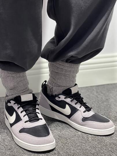 Nike حذاء رياضي كاجوال خفيف الوزن من نايك كورت بورو لو بريم، أسود ورمادي، رجالي