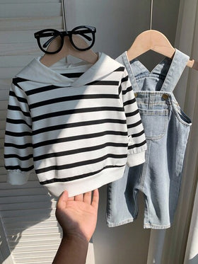 SHEIN مجموعة من قطعتين للأطفال الرضع، تتكون من هودي أسود وأبيض مخطط وبنطال جينز أزرق، مناسب للارتداء اليومي والخارجي والرياضة واللعب والحفلات والتصوير الفوتوغرافي والعطلات والمناسبات، ملابس أطفال شتوية، ملابس أطفال جنسية محايدة