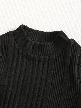 SHEIN مجموعة 3 قطع تشمل: بلوزة رقبة عالية سوداء، قميص كوردوروي بأكمام طويلة، بنطلون بخصر مطاطي، بلوزة محبوكة، ملابس طفل ذكر بنية جميلة ومتعددة الاستخدامات، أحدث ملابس أطفال ذكور