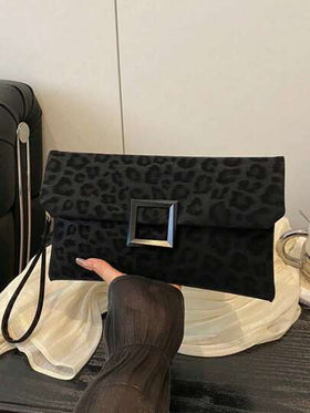 حقيبة كلاتش للنساء، حقيبة مربعة صغيرة ذات طبعة نمر عصرية، حقيبة يد بغطاء